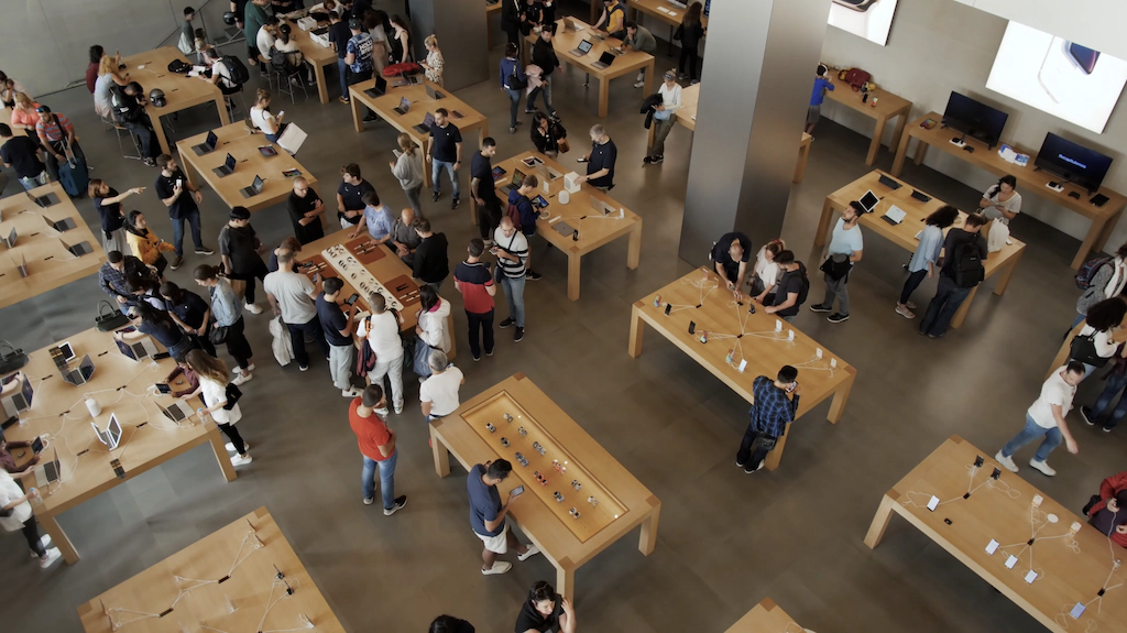 Polacy biorą kredyty na iPhone’y?! Szokujące dane o długach za smartfony